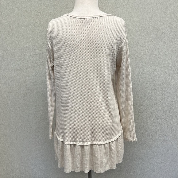 🥳HP🥳 Mesh + Lace Waffle Peplum Thermal Pullover Top - Picture 7 of 10